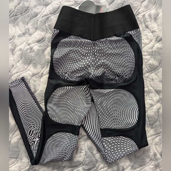 NWT Bonafide Leggings Correct Distortion - Picture 4 of 5